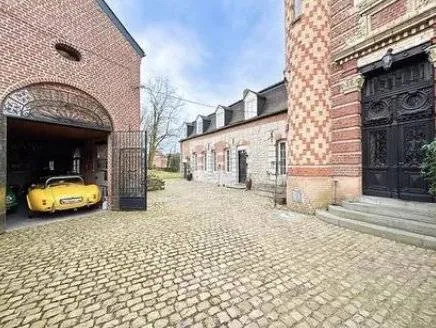 Château-manoir in Maubeuge (Parc de l’Avesnois) — 4